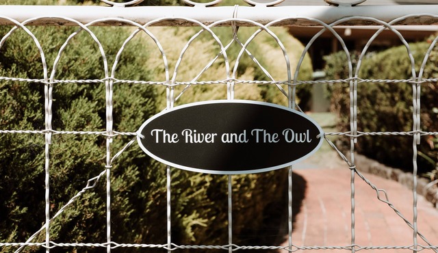 Luxury Couples' Retreat Beside the Beautiful Barwon River in Highton