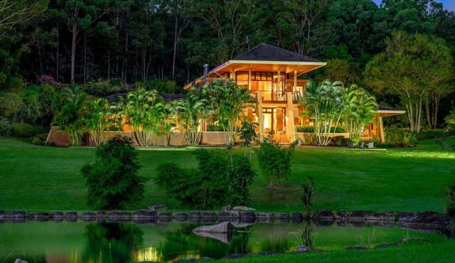 Luxury Gold Coast Mountain View Villa with pool in Gilston