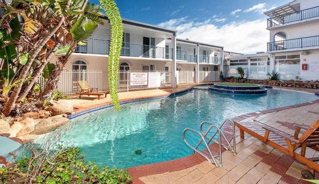 Luxury Lagoon Ocean Escape - 2BR Sofabed Sleep 6! in Perth