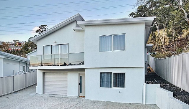 Luxury Lenah Valley Retreat, Minutes to MONA & CBD in Lenah Valley