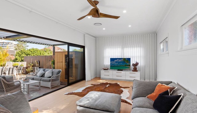 Luxury Manly Penthouse | Water Views in Manly