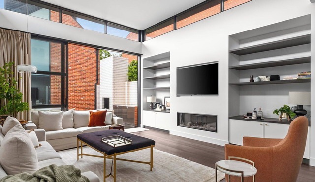 Luxury Villas Merton Street Retreat in Albert Park