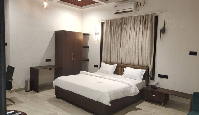 Madhurai Resort in Chikhaldara