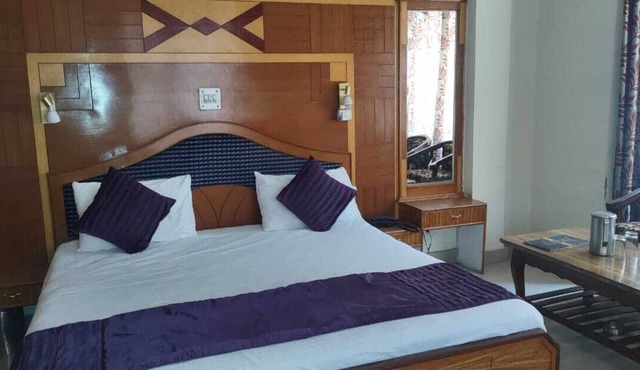 Mahesh Hotel & Restaurant in Rampur