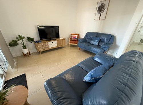 Marine Parade Holiday Unit 2 in Port Vincent