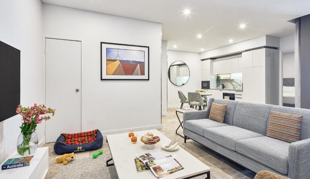 Meriton Suites Canberra in Canberra