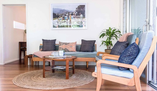 Mid-Century Modern Retro Beach House in Caloundra Region