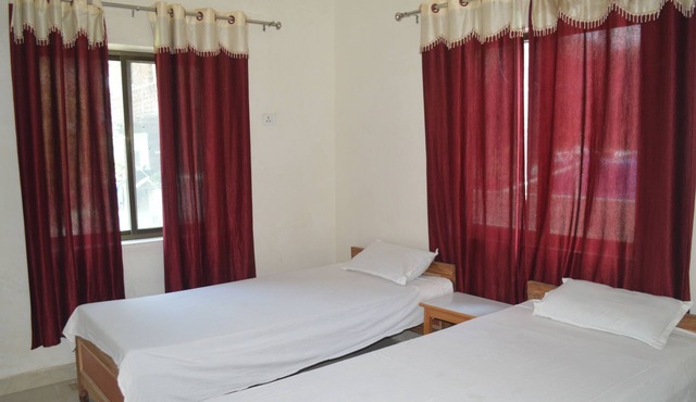Middle Way Home Stay