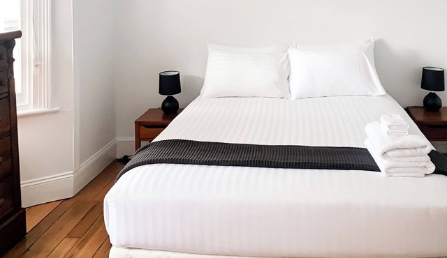 Minutes from the CBD, Cafes & Cataract Gorge in West Launceston