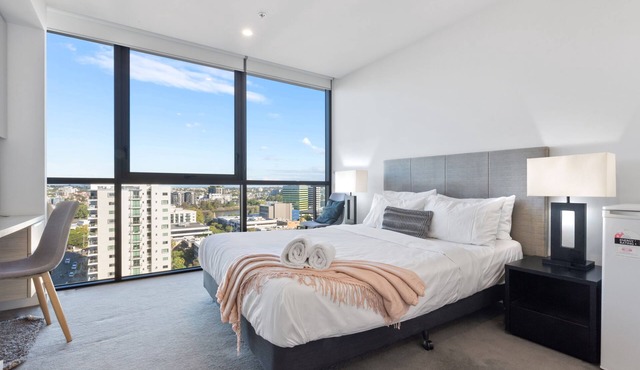 ML1306B Milton1306: Studio in Brisbane