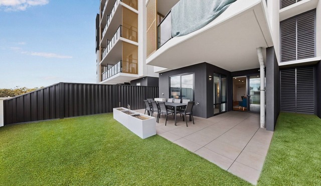 Modern 2-Bed Apartment with Private Balcony in Cannington