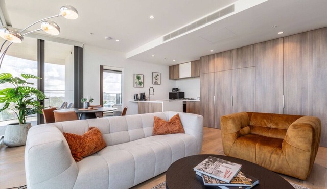 Modern 2 BRM Apt in Miami in Williamstown