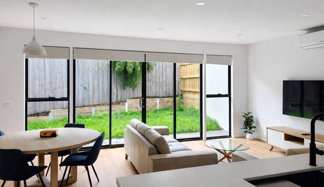 Modern Cozy Escape Geelong in Highton