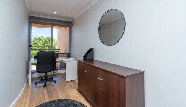 Modern & Homely 2BR Burke Crescent Apartment in Griffith