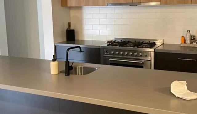 Modern New Beautiful House Near Geelong Sleeps 6-8 Adults and 5 Kids in Bannockburn