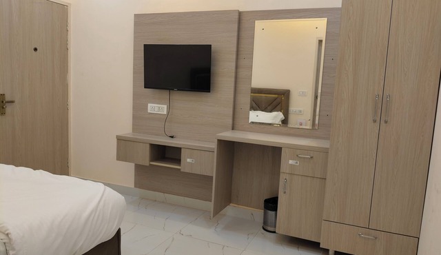 Modest Rooms by LIBRA
