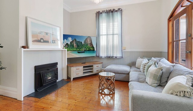 Morrissey Cottage - Stones throw to the main town Centre in Warrnambool