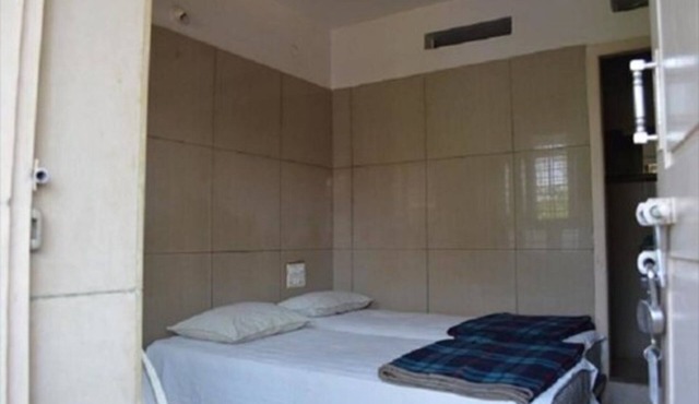 Mourya Deluxe AC Lodge in Chitradurga
