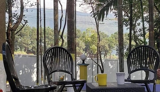 Naljuri Inn Hotel