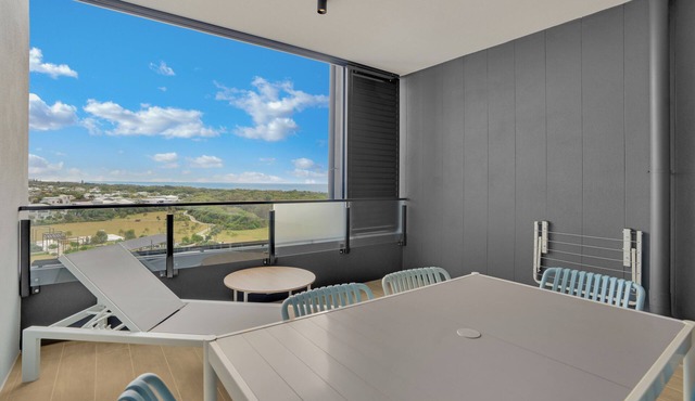 New Bokarina Oceanview 3 bedroom apartment with heated pool. in Bokarina