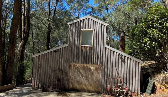 Noojee Views Barn TopnToolshed nNoojee Hotel nTrestle Bridge nWaterfallsnSnow in Noojee
