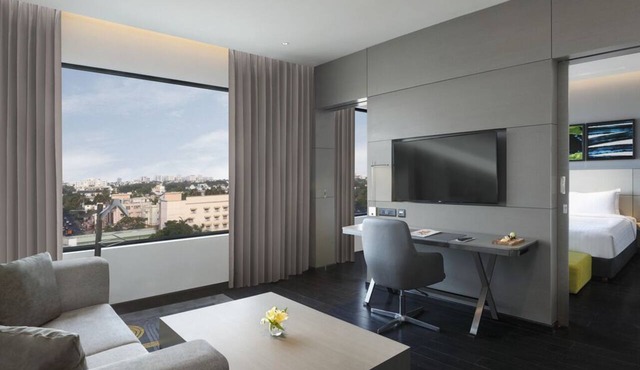 Novotel Chennai Chamiers Road Hotel