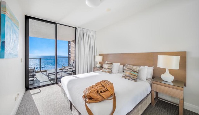 Oaks Redcliffe Mon Komo Suites in Redcliffe