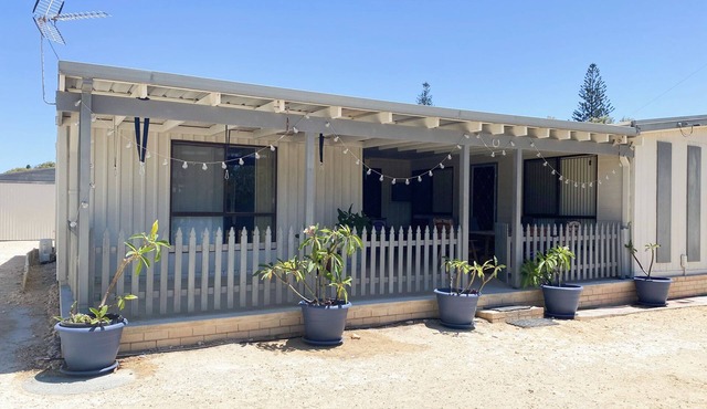 Ocean Spray is a unique & cosy Lancelin beach home in Lancelin