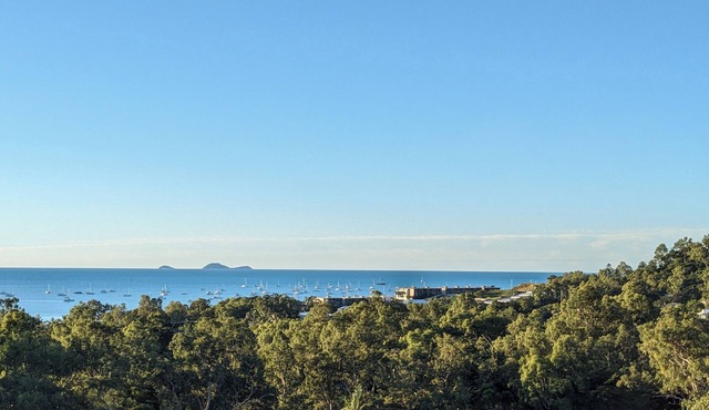 Ocean Views Forever - Peace & Quiet up High in Cannonvale