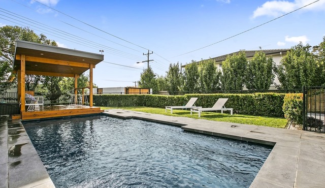 Olivers Hill Oasis - The Ultimate Family Entertainer in Frankston South