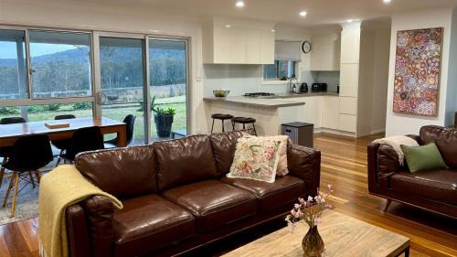 Omaroo - country house at Shallow Bay - air con - pet friendly in Tuncurry