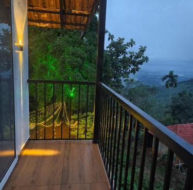 Pebble Falls Jungle Resort in Vallikavungal
