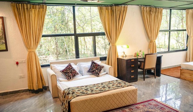 Pench Wilderness Camp Resort in Khawāsa