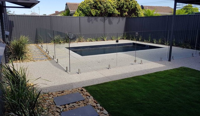 Perfect Large Multi Family Accommodation with Pool in Yarrawonga