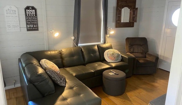 Pet Friendly Near CBD Sleeps 10 Free Wifi Netflix Fullair con Close to Hospital in Bundaberg West