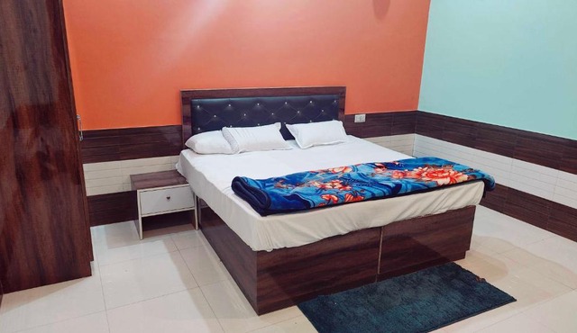 POP Hotel Brijwasi Inn