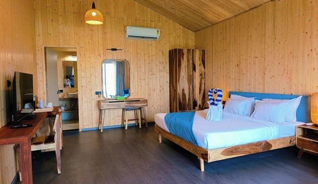 Praveg Beach Resort Nagoa Beach Diu in Diu