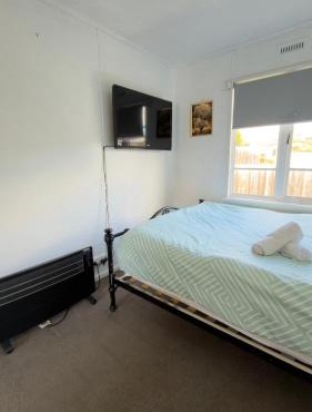 Private Double Room close CBD & Airport in Warrane