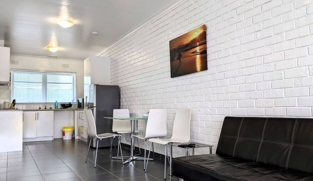 *PROMO!* Next to Train Station! in Oak Park