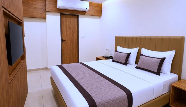Raahi Home Stay Near Iskcon temple & Pushpa Mission Hospital in Ujjain
