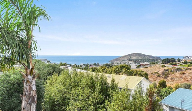 Rainbow Vista - 7 Cygnet Ct, Encounter Bay in Encounter Bay
