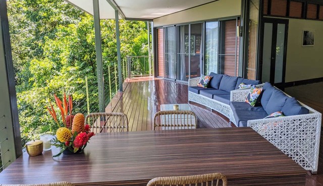 Rainforest Meets Luxury - Infinity Pool Views in Cairns