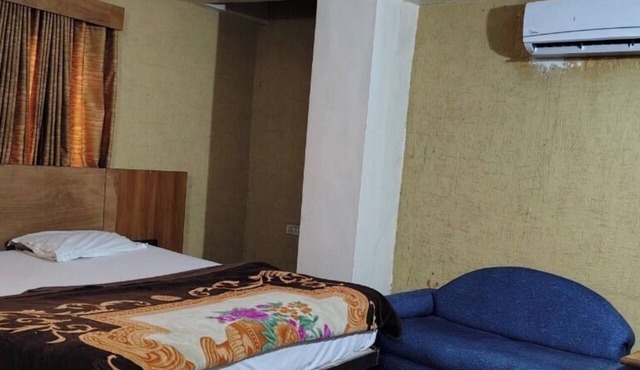 Rajshree Hotel in Ahmedabad