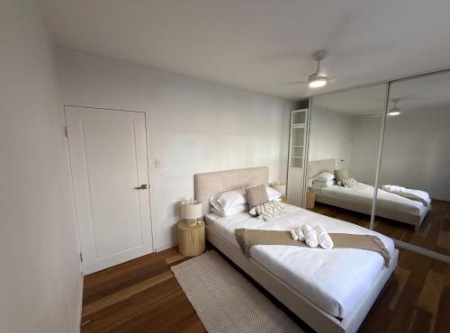 Randwick Shared Apt with Study Desk & Parking in Sydney