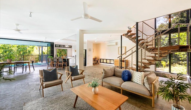 Reef Villa - A Sprawling Waterfront Oasis in Darwin