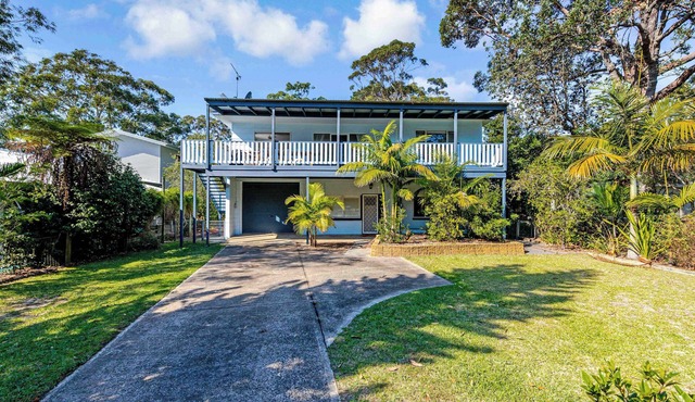 Relaxed Beach House Near Broulee Beach in Broulee