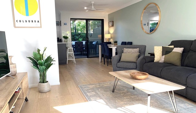 Relaxing, comfortable townhouse - 10 minutes walk to the beach in Culburra Beach