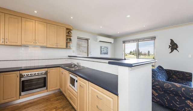 Resort-Style Beach Front Accommodation in Ledge Point