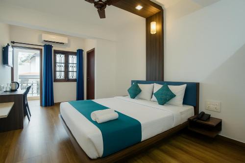 Resort Three Story Baga GOA