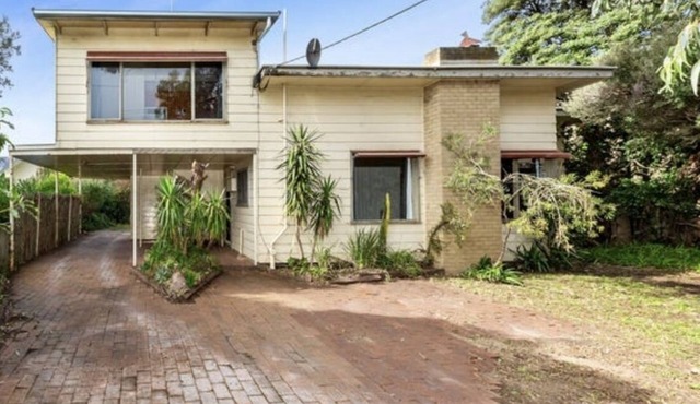 Retro 70s Beach House in Ocean Grove